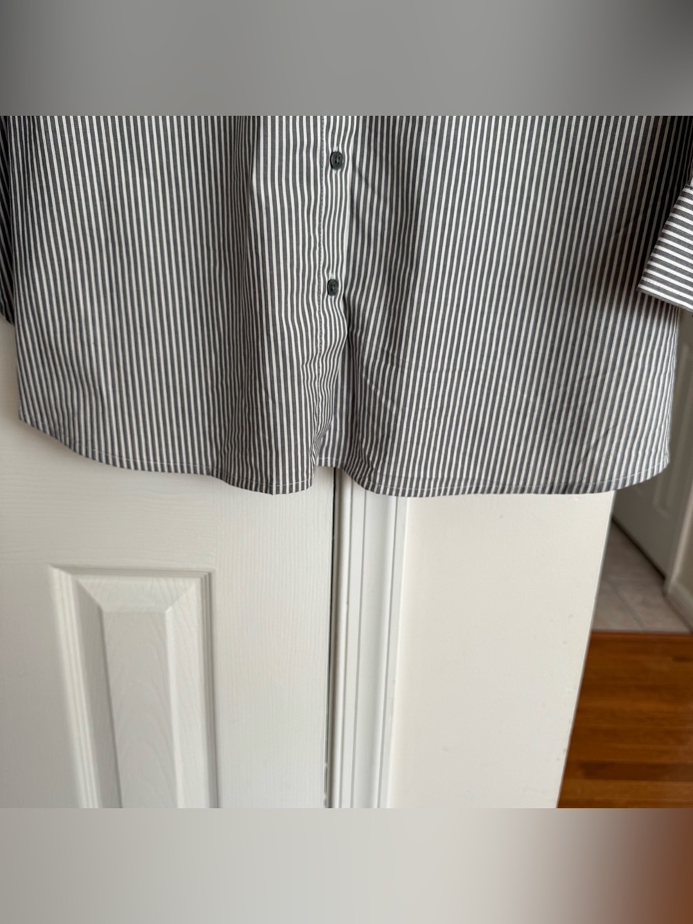 Terra & Sky Women's Plus Size 2X (20W-22W) Oversized Boyfriend Button Down Shirt - Picture 9 of 14